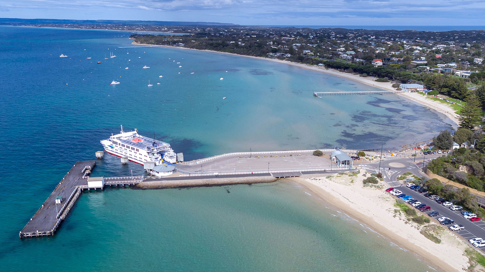 Moonlight Bay Apartments - Local Attractions - Searoad Ferries